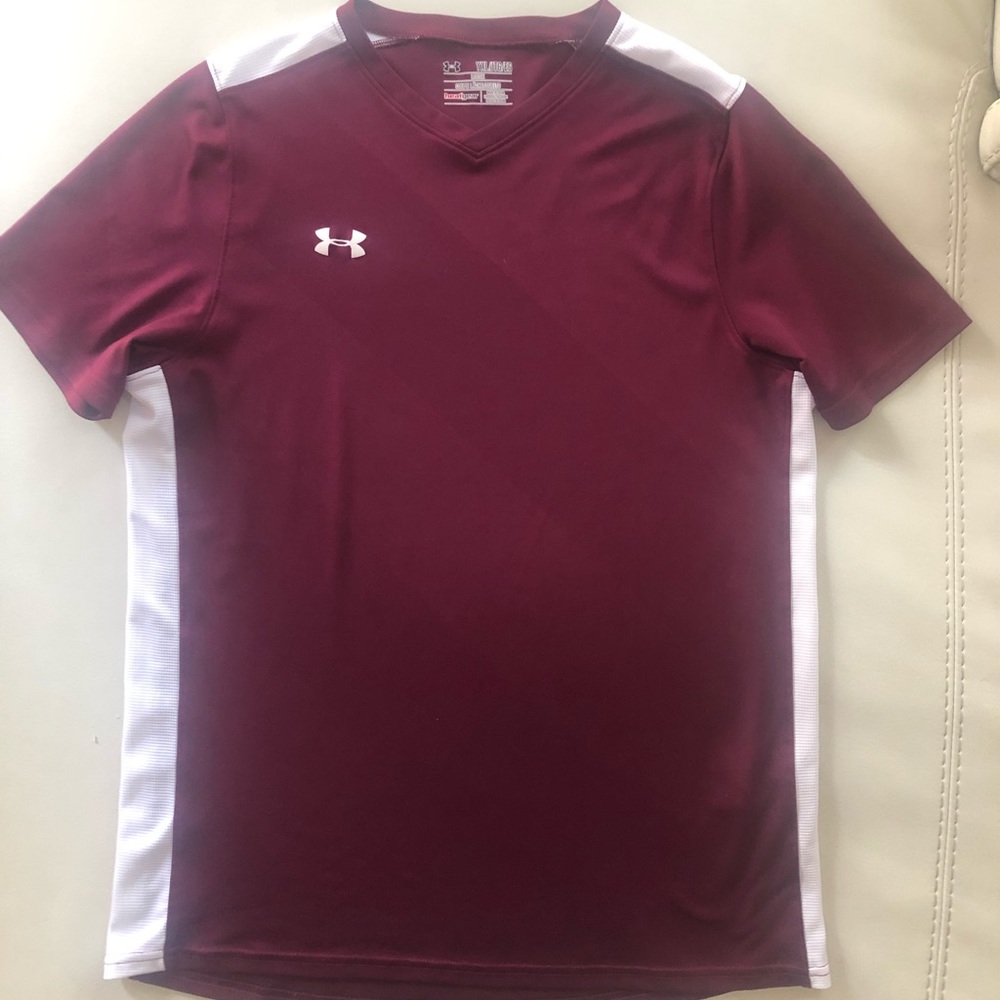 Under Armour top